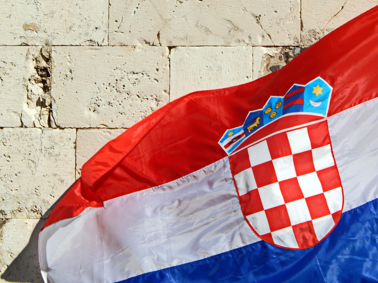 croatian flag 3556690 1280