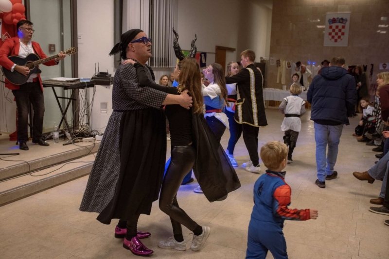 22-ELVISSMITKARNEVALPAG-7376